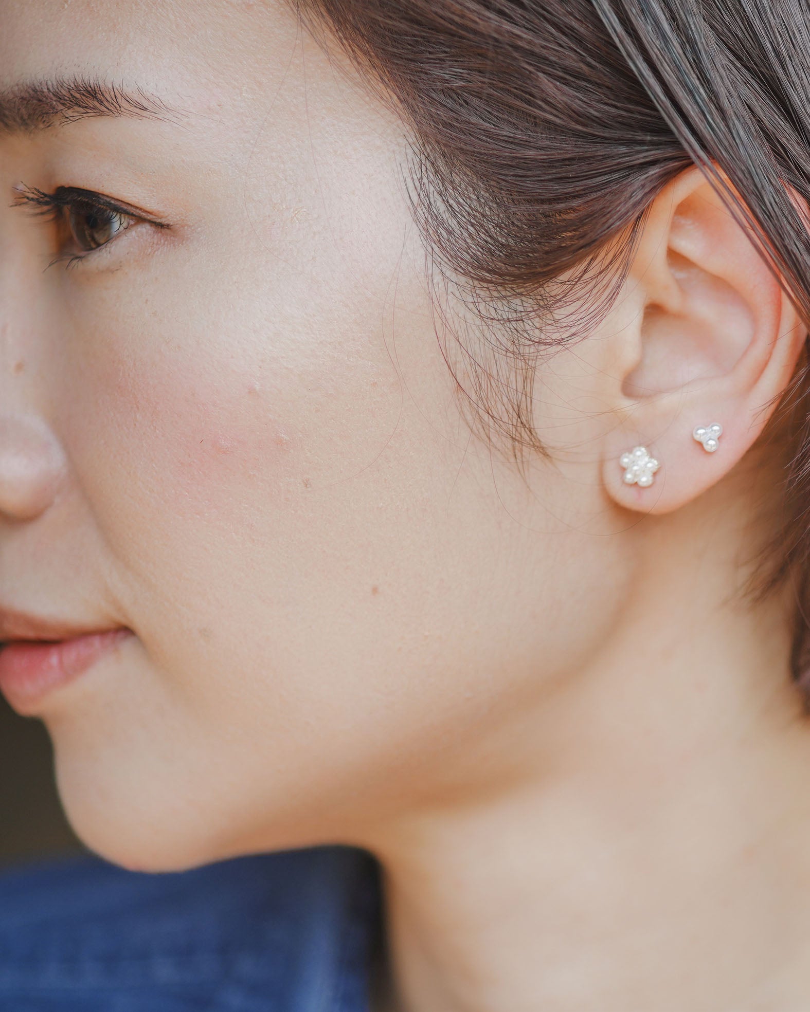 小さいフェイクパールのピアス(2ペア)